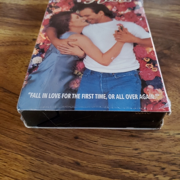 Bed of Roses VHS - Picture 3 of 3